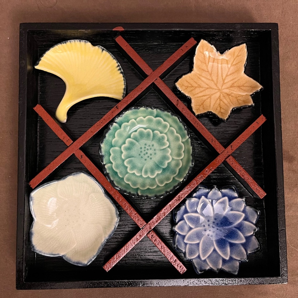 Ceramic chopstick holder